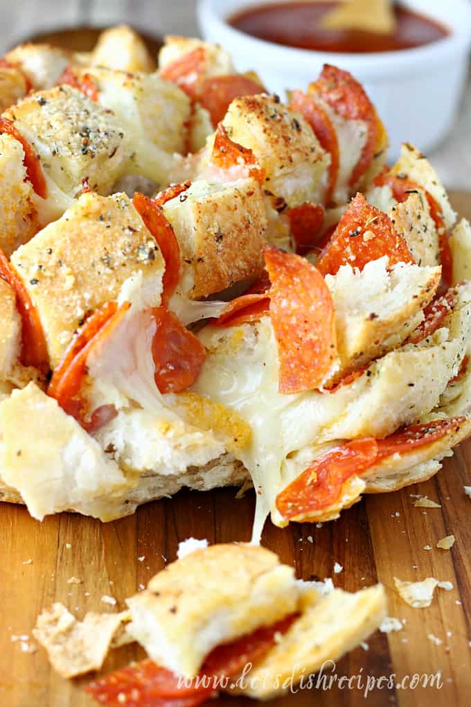 Pepperoni Pizza Pull-Apart Bread