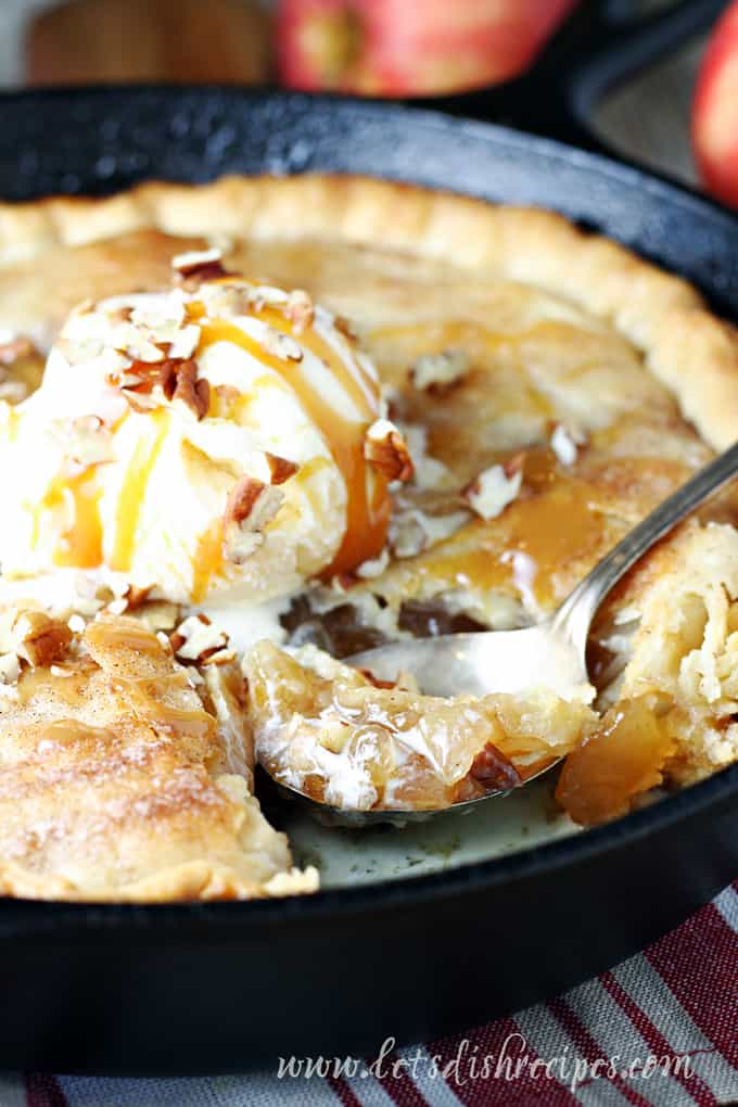 Quick & Easy Skillet Apple Pie