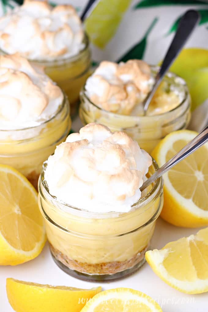 Mason Jar Lemon Meringue Pies