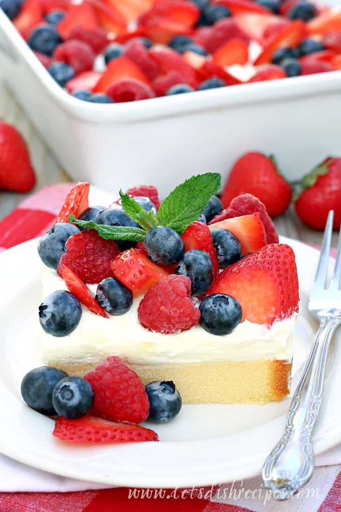 No-Bake Berries and Cream Cake