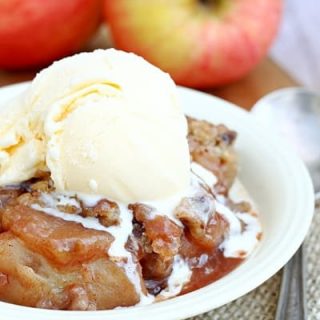 Slow Cooker Apple CobblerWB