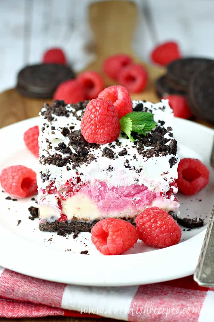 Frozen Raspberry Oreo Dessert