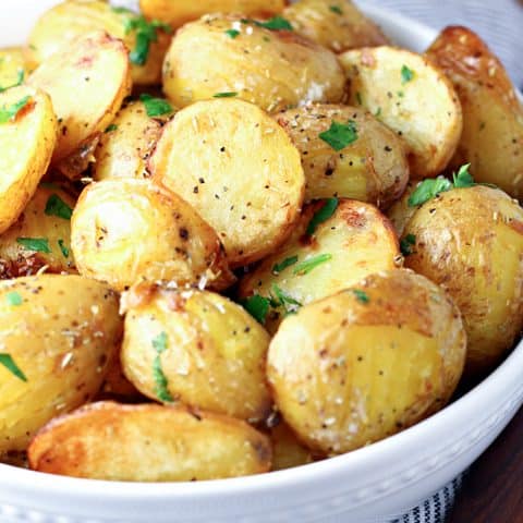 Crispy Roasted Potatoes feature