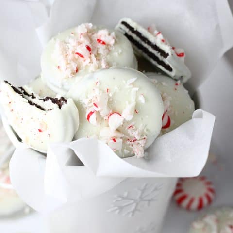 Easy Oreo Peppermint Bark feature