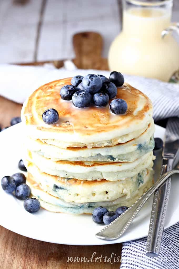 Fluffy Blueberry Pancakes