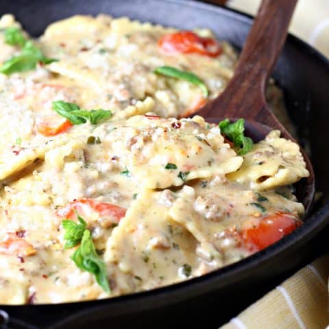 Creamy Sausage Pesto Ravioli feature