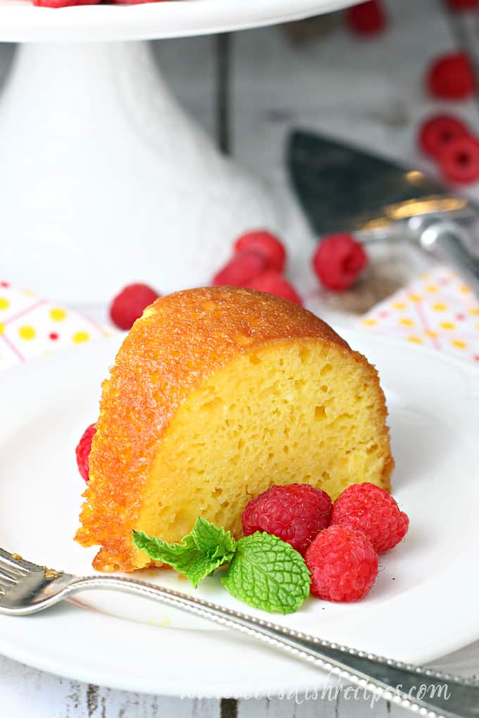 Easy Pineapple Bundt Cake