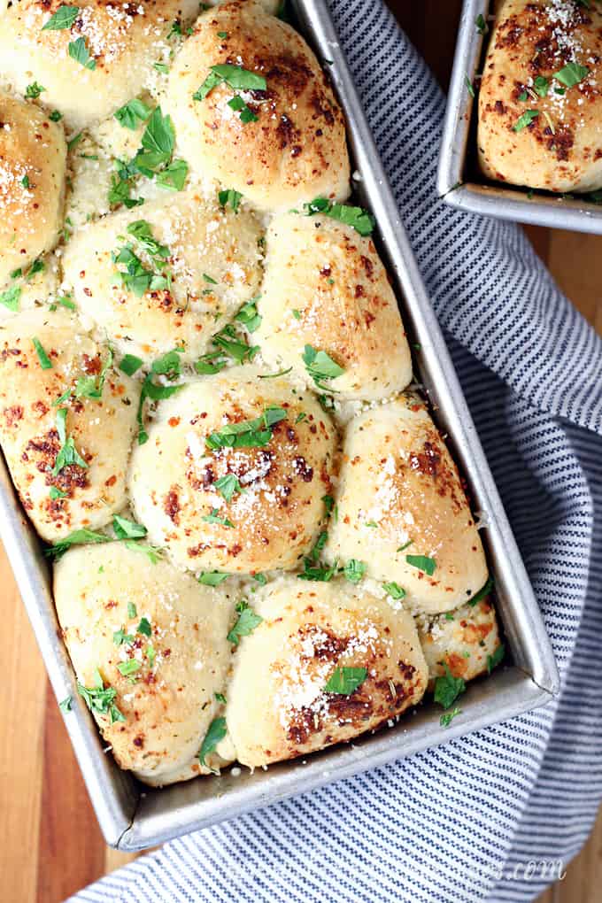 Garlic Parmesan Pull-Apart Bread