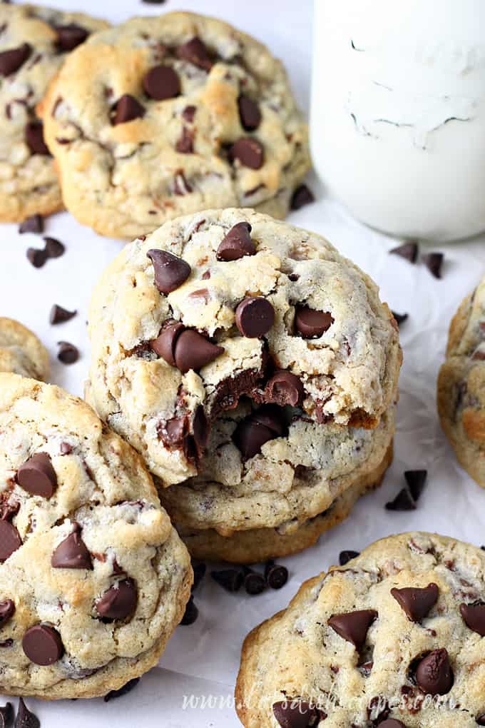 Doubletree Hotel Chocolate Chip Cookies (Copycat Recipe)